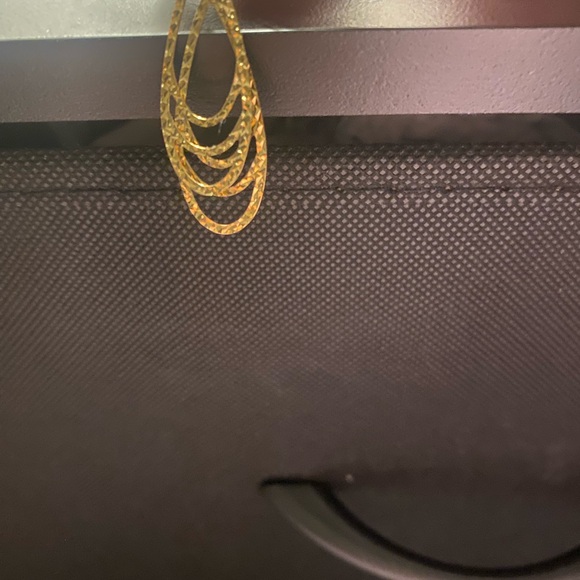 Chic Gold Teardrop Earrings - Picture 2 of 4